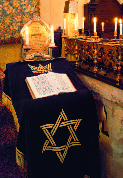 Old-New Synagogue – cantor's desk